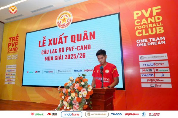 Cầu thủ trẻ Hiểu Minh thể hiện sự quyết tâm trước mùa giải mới.