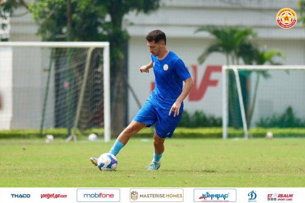 Marco Antonio đã có trận đấu tập đầu tiên trong màu áo PVF-CAND, là trận giao hữu với trẻ PVF-CAND tại sân PVF sáng 28/8