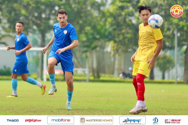 Antonio đang tích cực làm quen với các đồng đội mới tại PVF-CAND và lối chơi của HLV Thạch Bảo Khanh