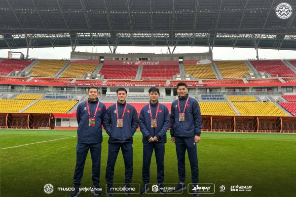 U22 Việt Nam làm quen sân Chengdu Shuangliu Sport Center