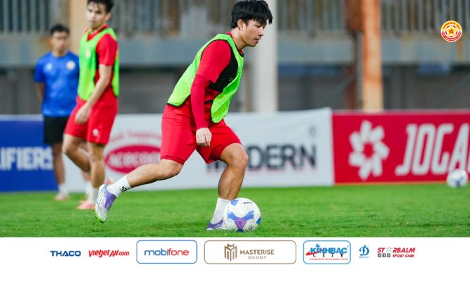 HLV Nguyễn Thành Công khích lệ cầu thủ PVF-CAND thể hiện cá tính