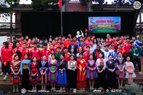 PVF-CAND giao lưu tại Trường Phổ thông Vùng cao Việt Bắc.