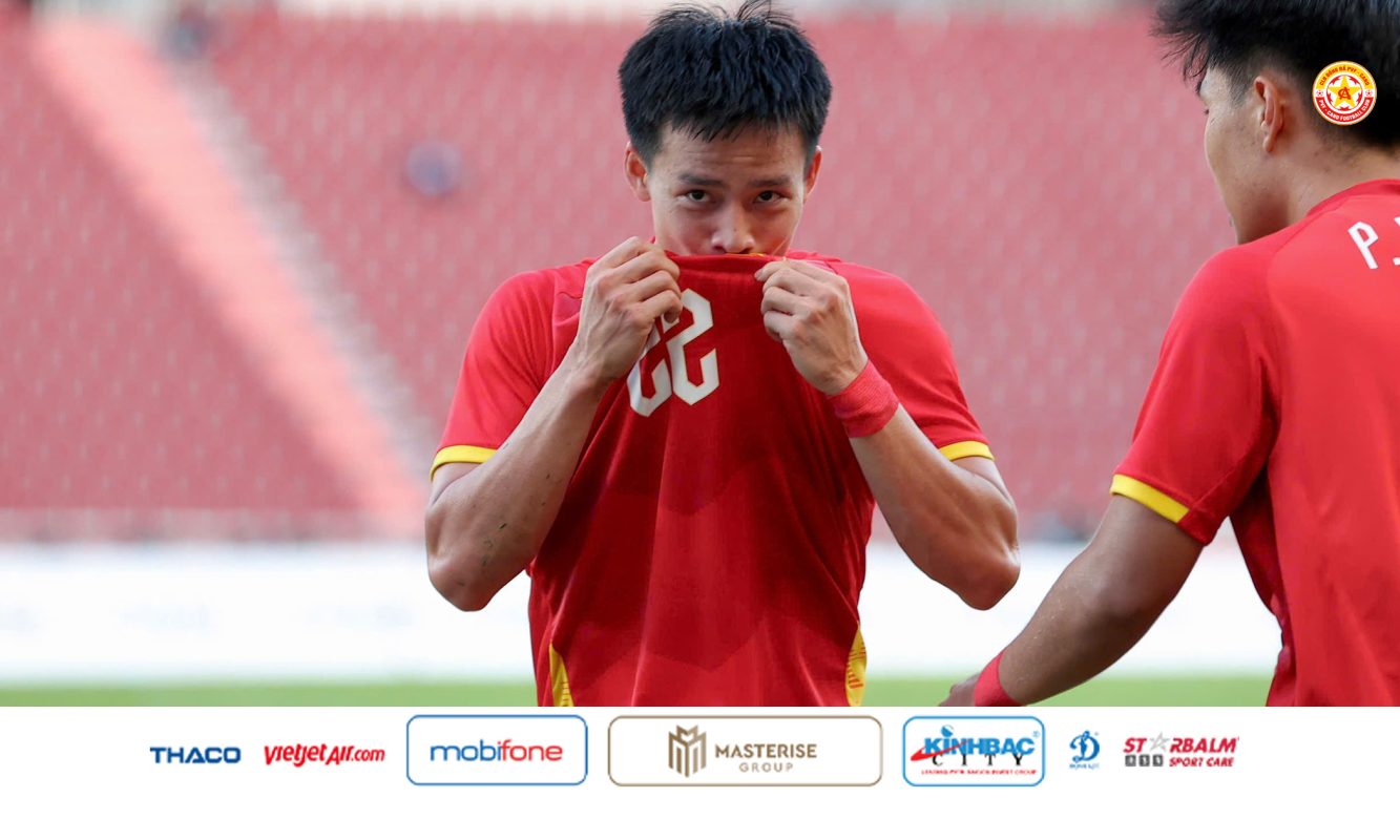 Những siêu phẩm sút phạt của Thanh Nhàn xem đi xem lại không chán
