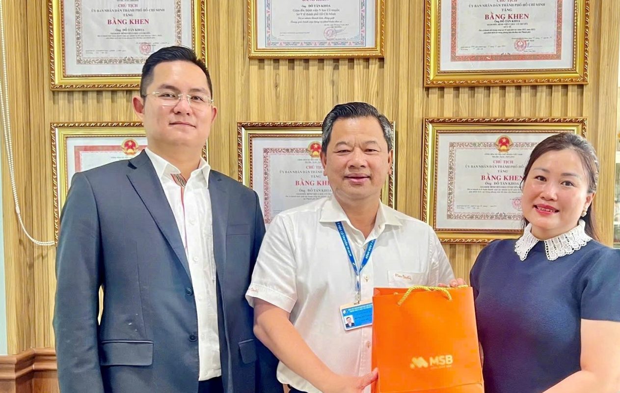 Đại diện MSB gặp gỡ và làm việc với lãnh đạo Bệnh viện Y học Cổ truyền TP Hồ Chí Minh.